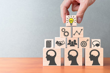 传媒十大龙头股都有哪些？